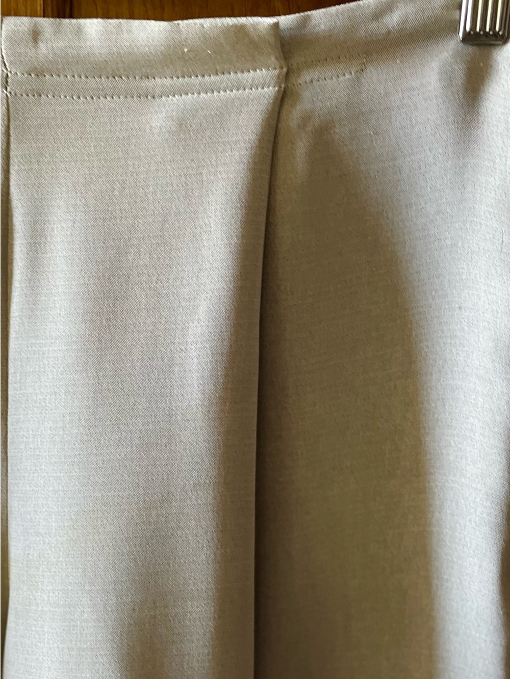 Giorgio Armani Women’s Dress Pants in Pale Green (puce)